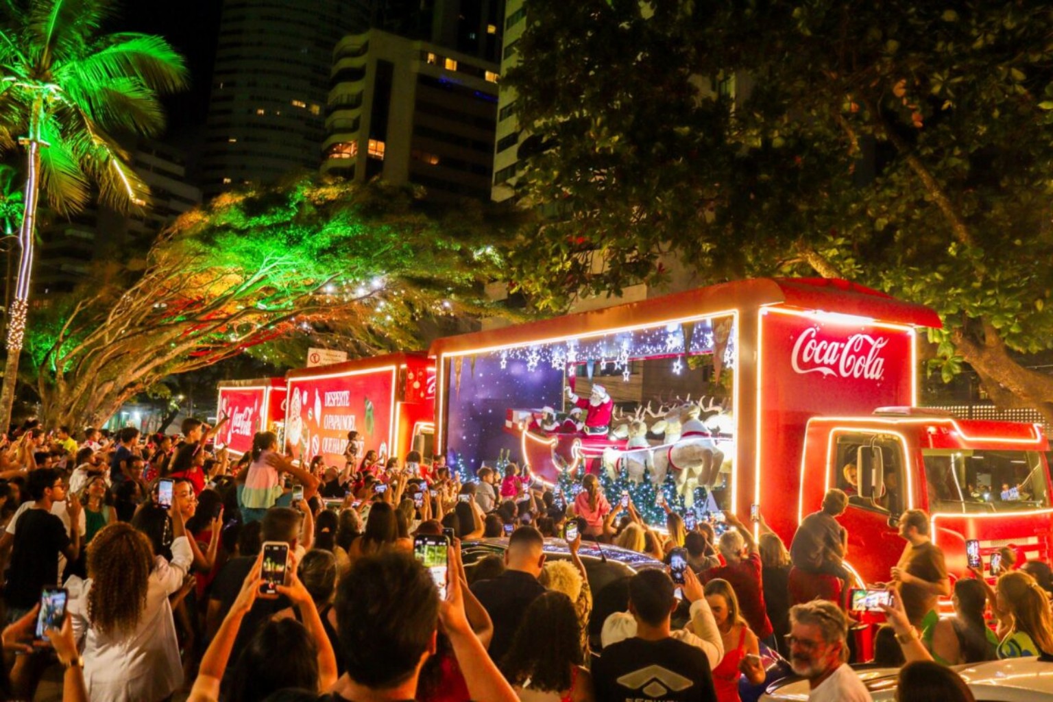Papai Noel chega de helicóptero ao Iguatemi Bosque com Caravana de Natal da Coca-Cola — imagem 2