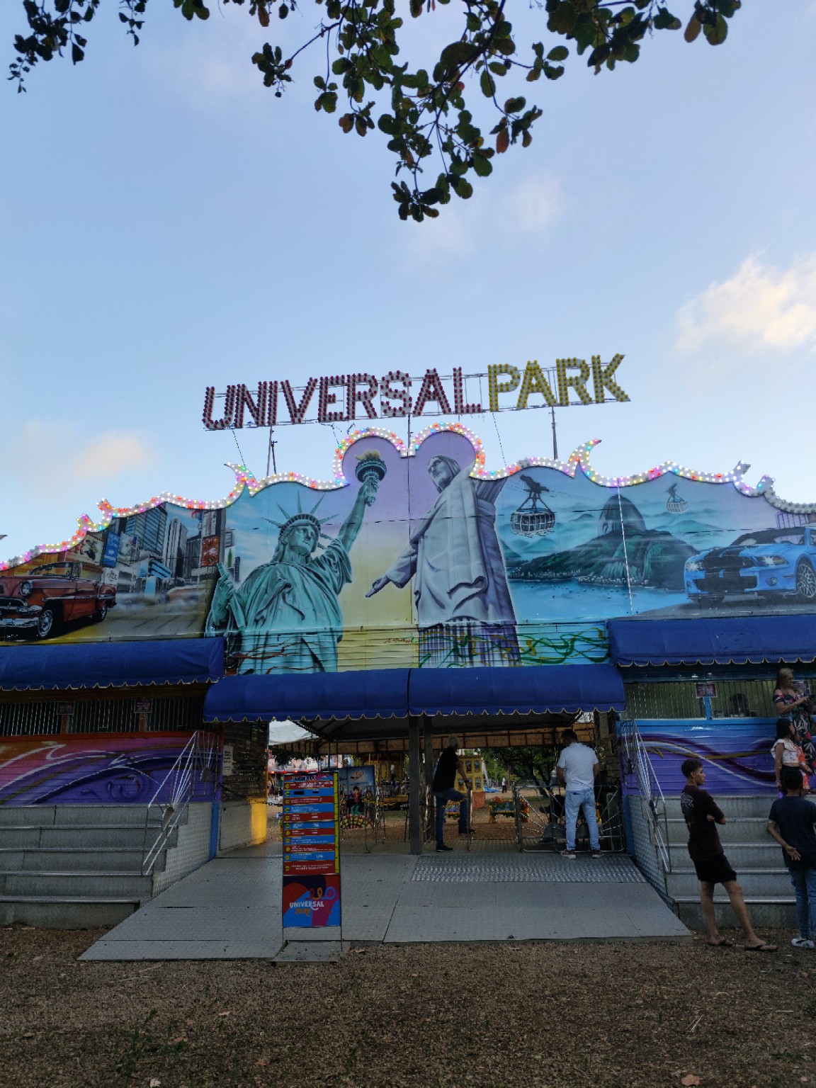 Universal Park está em Fortaleza: um passeio de luzes, brinquedos e nostalgia para a família